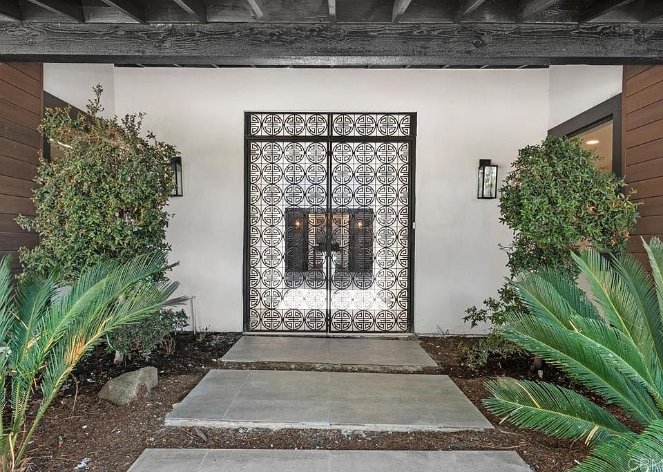 1st image of 1118 La Sombra Dr