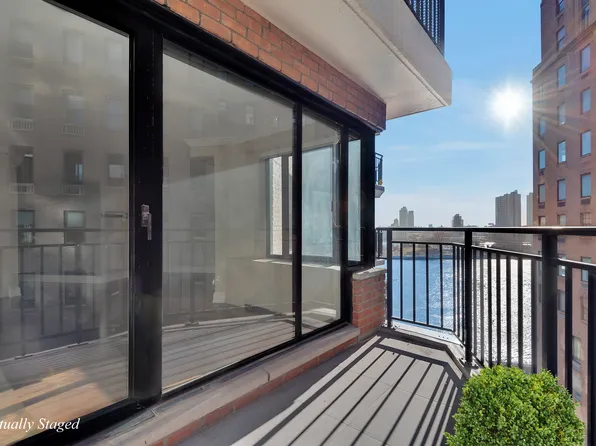 60 Sutton Place South image 1 of 10