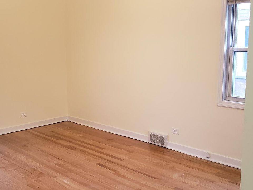 1st image of 844 Dunlop Ave #2