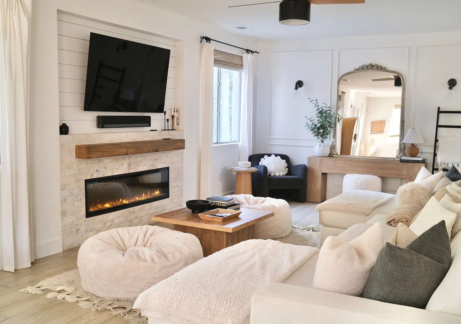 Stunning High End 4 Bedroom/2.5 Bath Two Story Home in Queen Creek! Private Pool and Unbelievable... — Photo 2