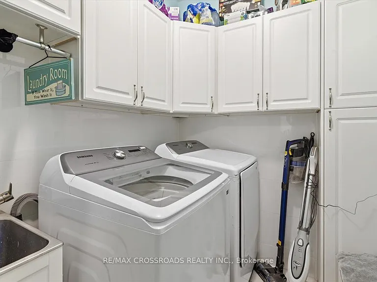 8 Culver Ln — Photo 16