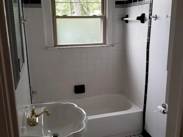 2107 Village Dr #3 — Photo 3