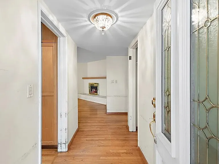 193 Knox Ct — Photo 5
