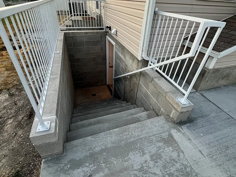 1142 W Lucky Cv — Photo 2