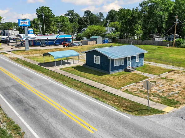 102 Galveston St SE, Gravette, AR 72736