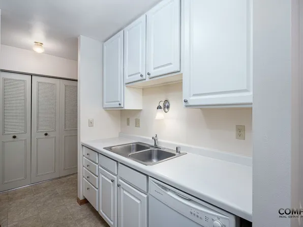 Half Moon Lake Apartments