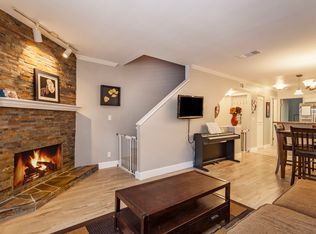 3325 Holly Grove St, Thousand Oaks, CA 91362