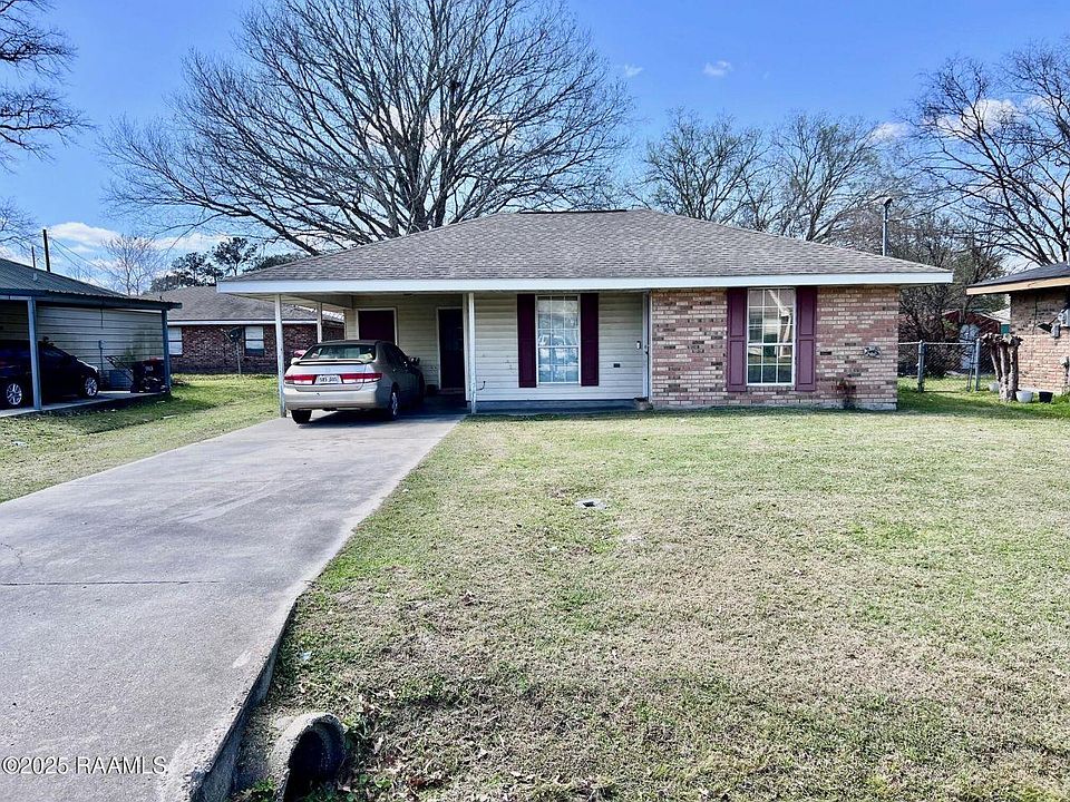 1st image of 404 Auburn Dr