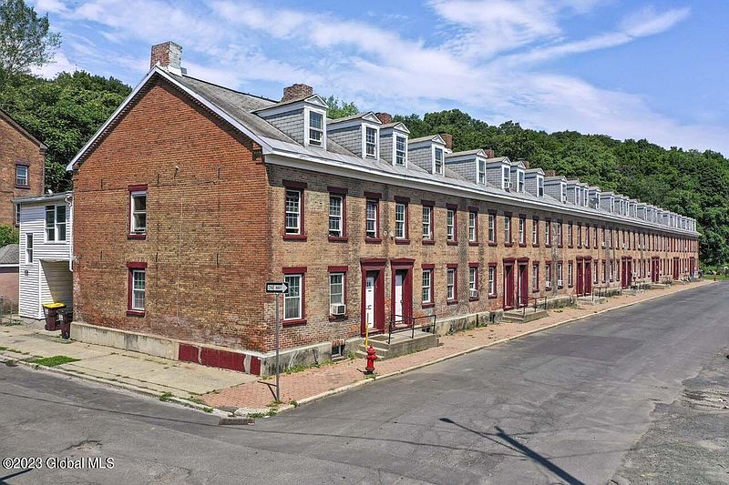 3rd image of 1-27 Olmstead Street