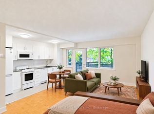 95 Lawton Blvd #104, Toronto, ON M4V 1Z8