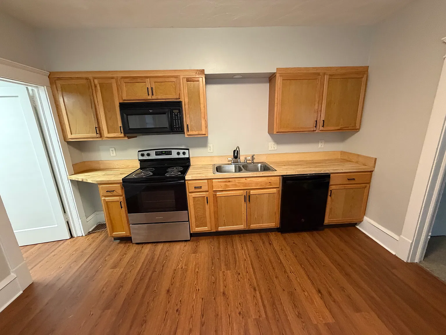 1 bed, 900 sqft, $1,100 — Photo 2