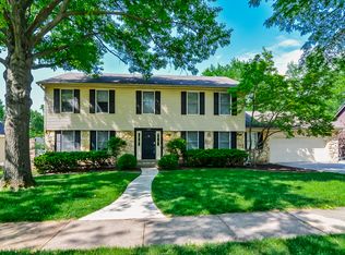 303 Stablestone Dr, Chesterfield, MO 63017