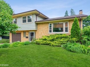 251 Charles St, Sycamore, IL 60178