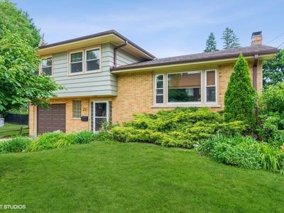 251 Charles St, Sycamore, IL, 60178