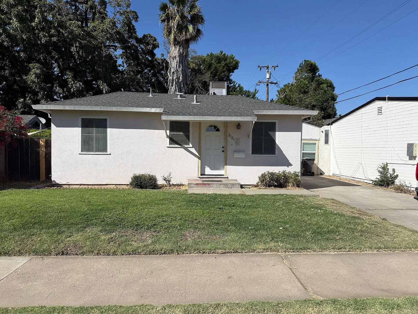 2121 Raymond Ave Stockton, CA 95203 — Photo 2