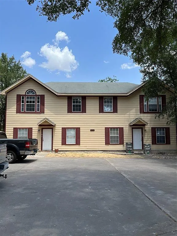 2 bed, 2.0 bath, 3348 sqft, $1,150 — Photo 1