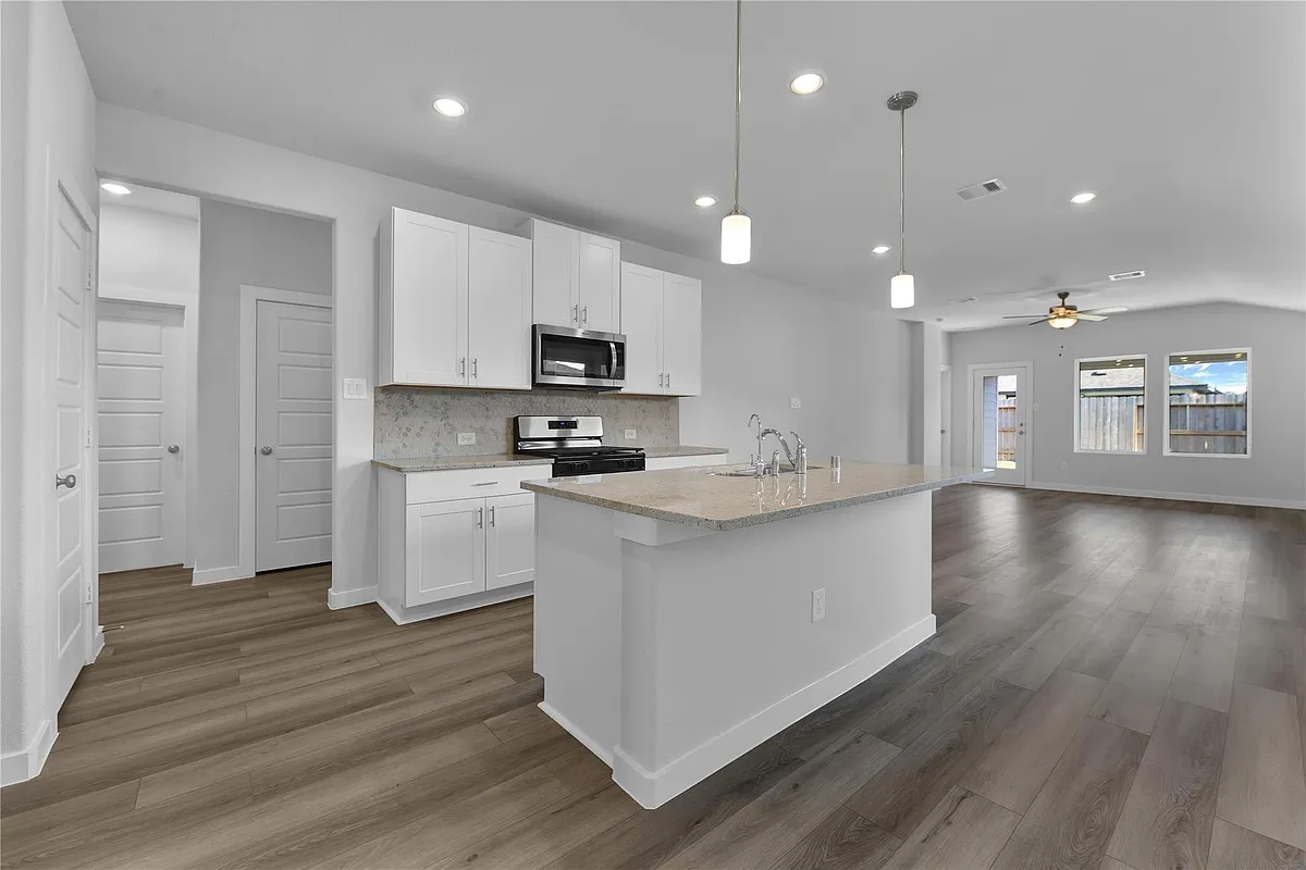 Building Photo - 18726 Etta Pines Cir