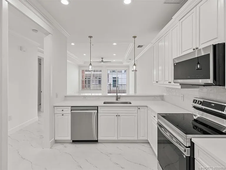 47 SW Osceola St #206 — Photo 9