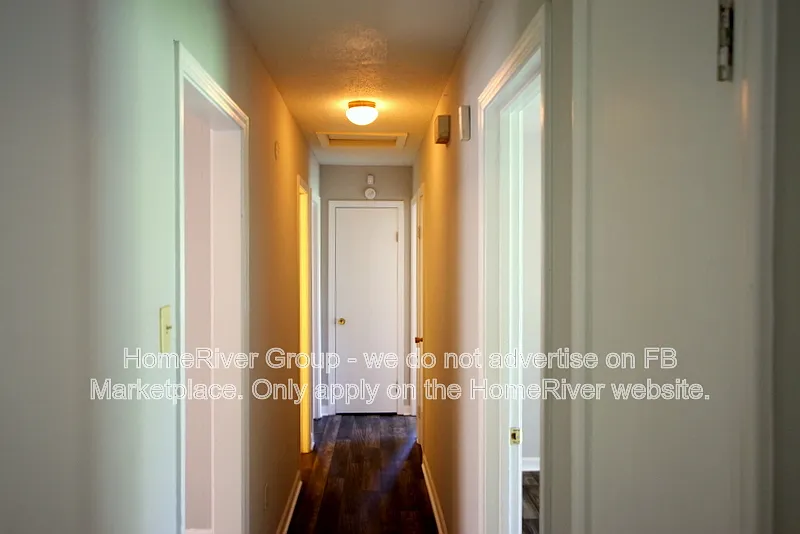 3 bed, 1.5 bath, 1228 sqft, $1,360 — Photo 4