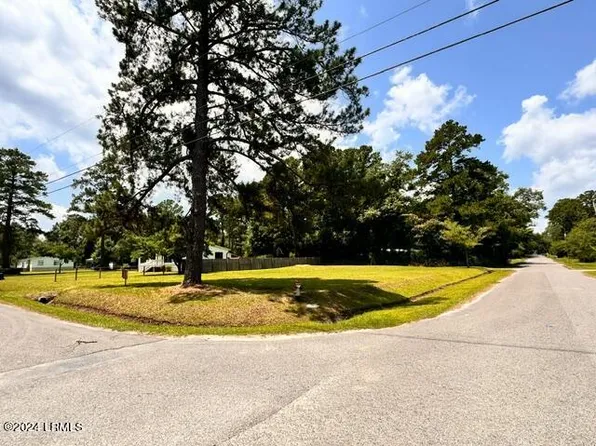 21 Capehart Dr, Beaufort, SC 29906