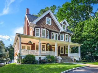 18 Lester Pl, New Rochelle, NY 10804