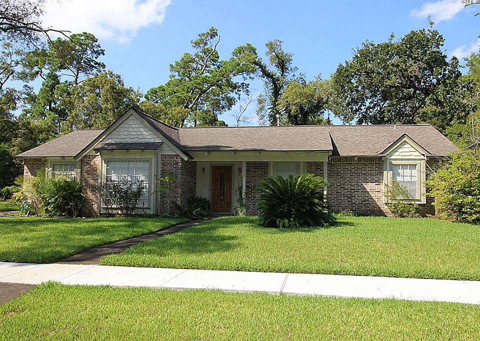 1st image of 3202 Silver Springs Dr