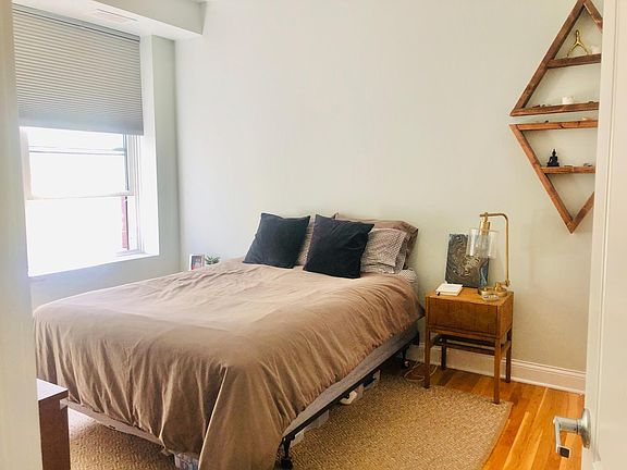 4th image of 1728 N Wilmot Ave APT 3W
