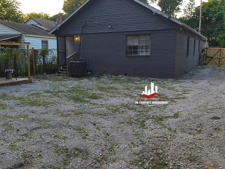 2483 Vandale Ave — Photo 5