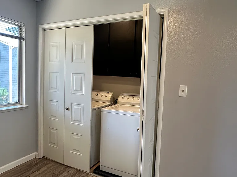 350 Pleasant St #7 — Photo 7