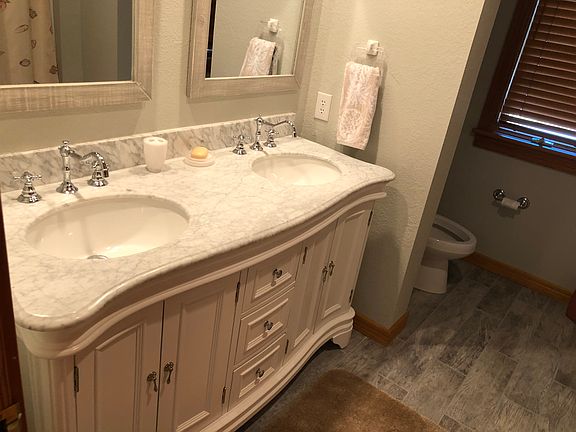 2nd Floor Private Bath