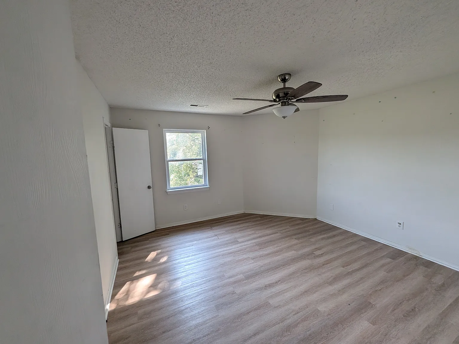 1201 SE 8th St — Photo 4