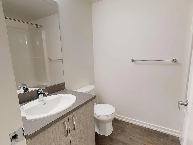 450 8th Ave SE #203 — Photo 7