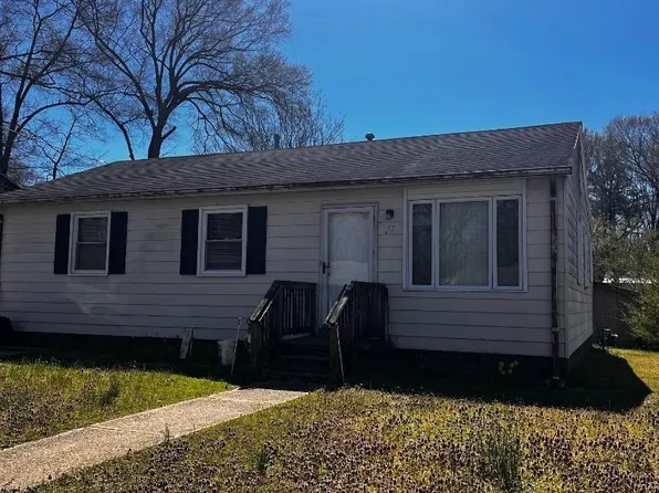 2337 Maclin Cir, Hopewell, VA 23860