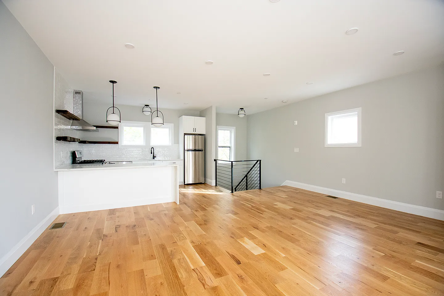 3 bed, 2.5 bath, 1600 sqft, $4,000 — Photo 3