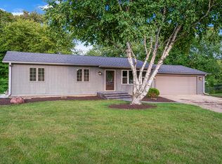 1318 Esmond Dr, Rockford, IL