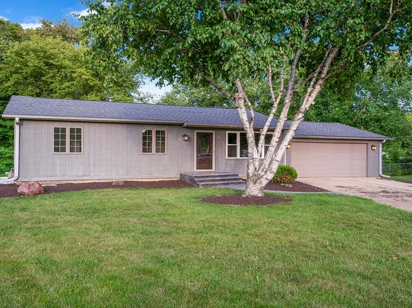 1318 Esmond Dr, Rockford, IL 61108