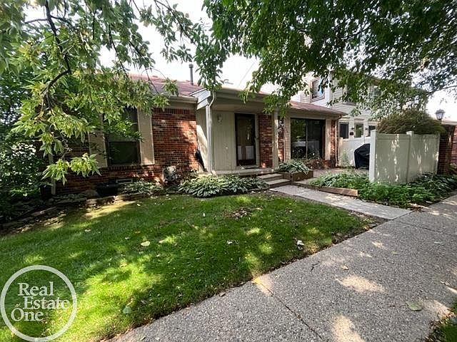 1st image of 38626 Golfview Dr