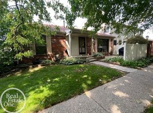 38626 Golfview Dr, Clinton Township, MI 48038