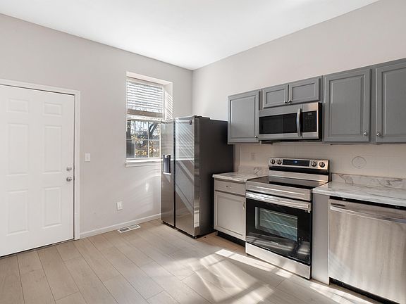 2nd image of 4358 Vista Ave #3