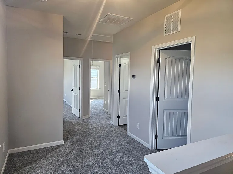 512 Lionheart Ln — Photo 6