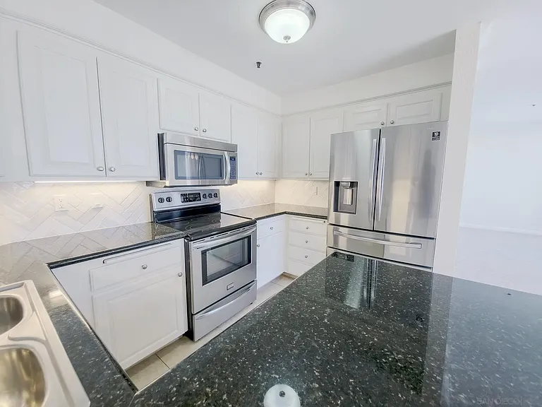 3939 Illinois St #3D — Photo 11