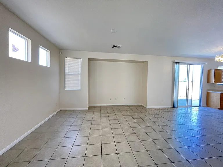 7492 Mulgrave Ct — Photo 3