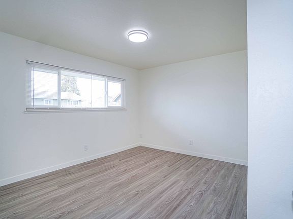 5th image of 324 Mountain View Ave #4