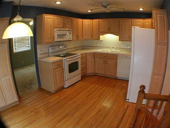 3rd image of 10512 O St