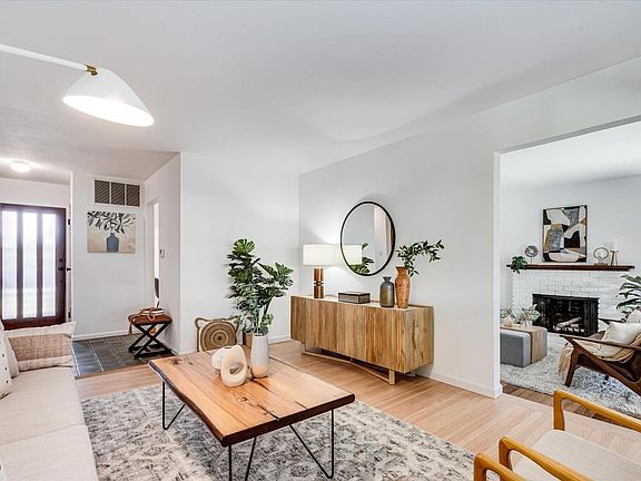 4th image of 3301 Baywood Lane