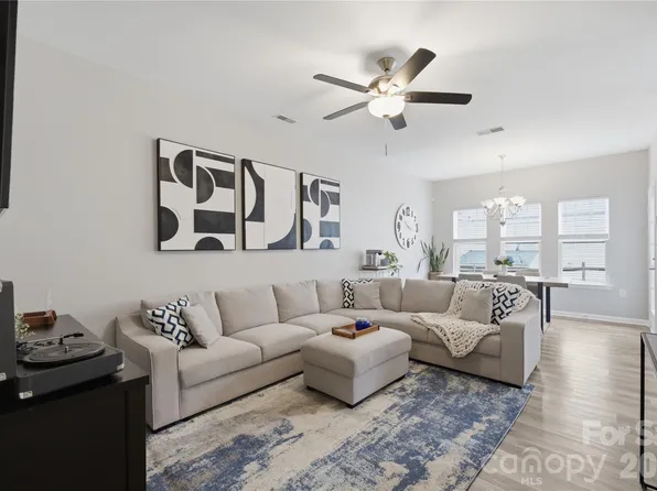 5836 Pisgah Way, Charlotte, NC 28217