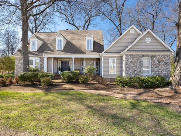 1126 Burning Tree Dr, Chapel Hill, NC 27517
