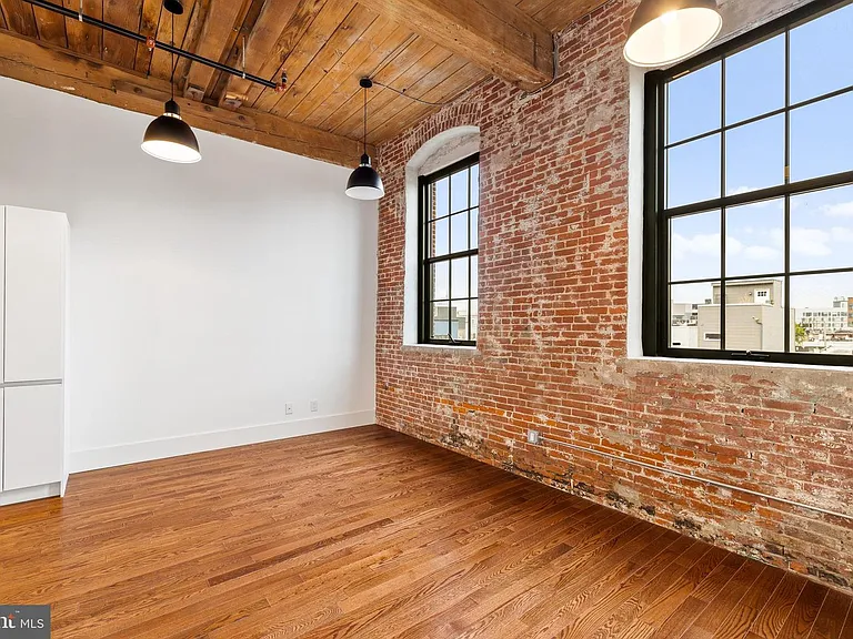 1801 N Howard St #302 — Photo 29