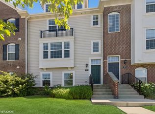 15 Bethel Ln, Schaumburg, IL 60194