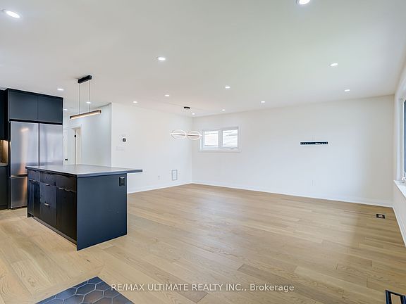 4th image of 114 Canlish Rd